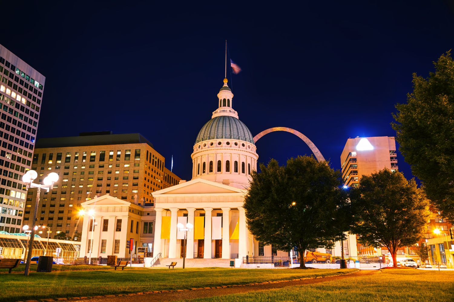 Alternative sentencing and pre-trial monitoring in St. Louis